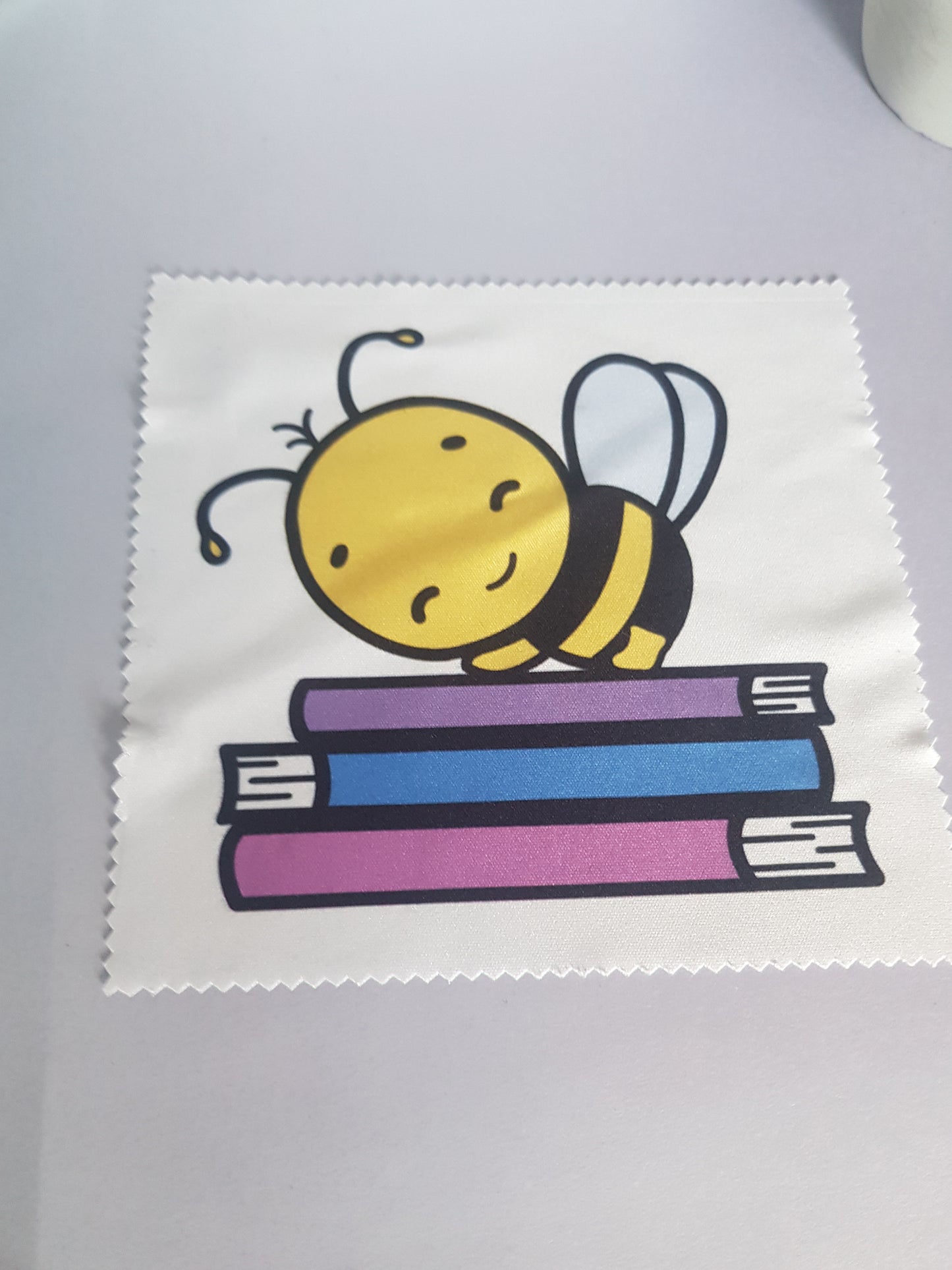 Mimi the Bee Glasses Cleaning Cloth, Bee Cleaning Cloth for Glasses, Glasses Cloth, Display Cloth, Screen Cloth, Lens Cleaning, Microfiber Cloth