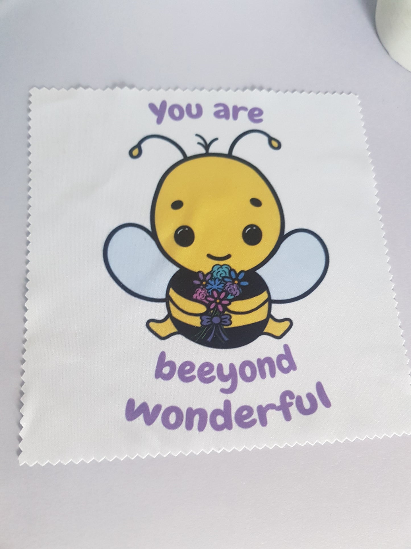 Mimi the Bee Glasses Cleaning Cloth, Bee Cleaning Cloth for Glasses, Glasses Cloth, Display Cloth, Screen Cloth, Lens Cleaning, Microfiber Cloth