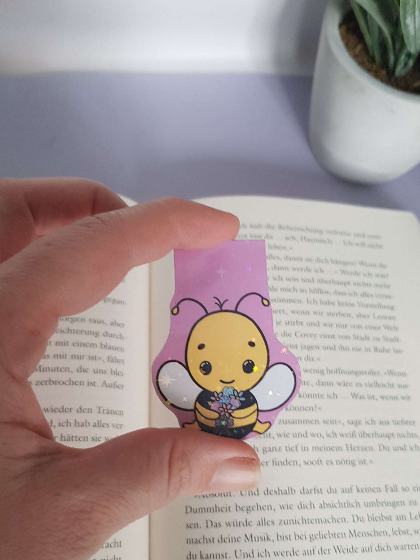 magnetic bookmark Mimi the Bee
