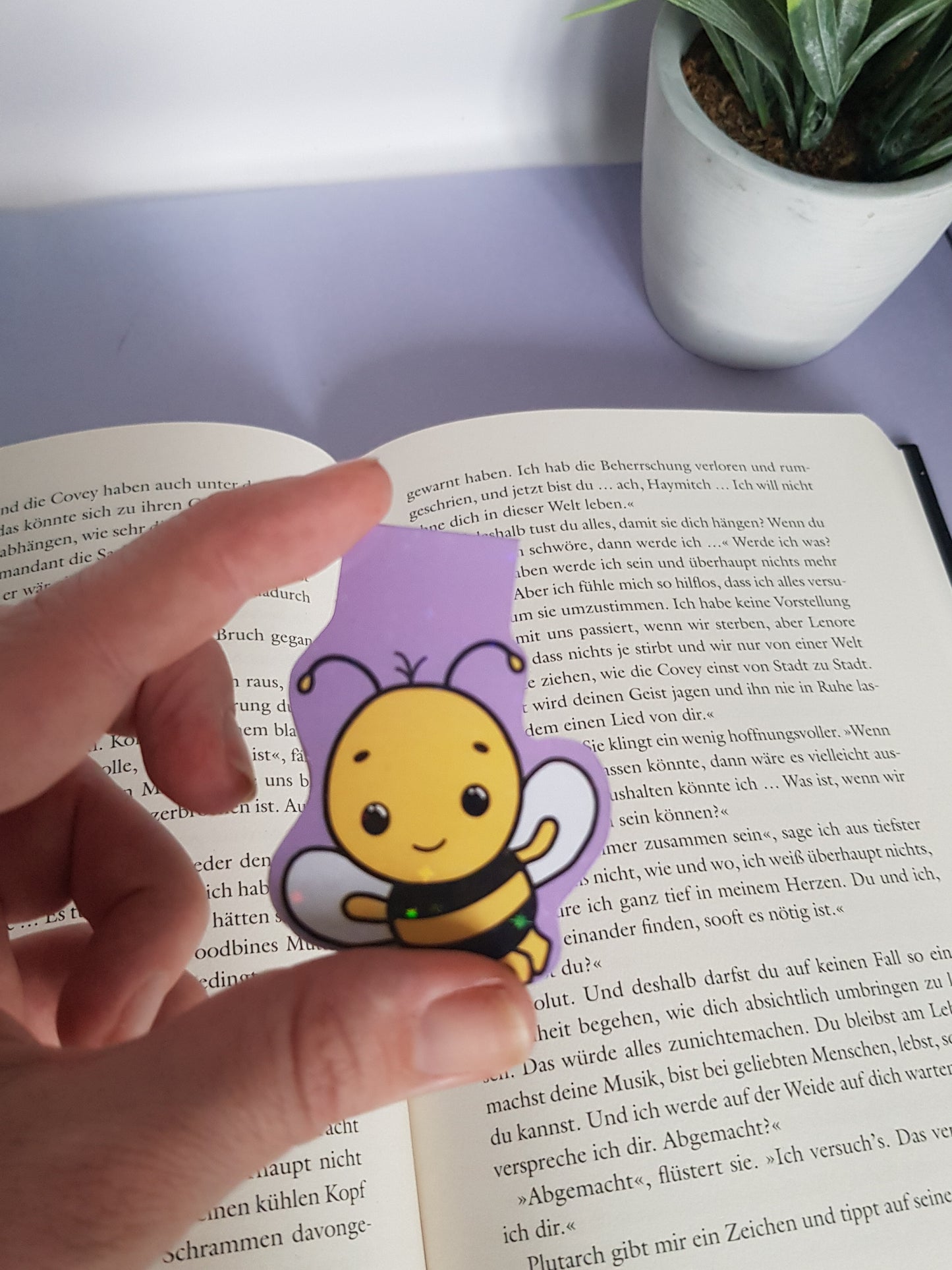 magnetic bookmark Mimi the Bee