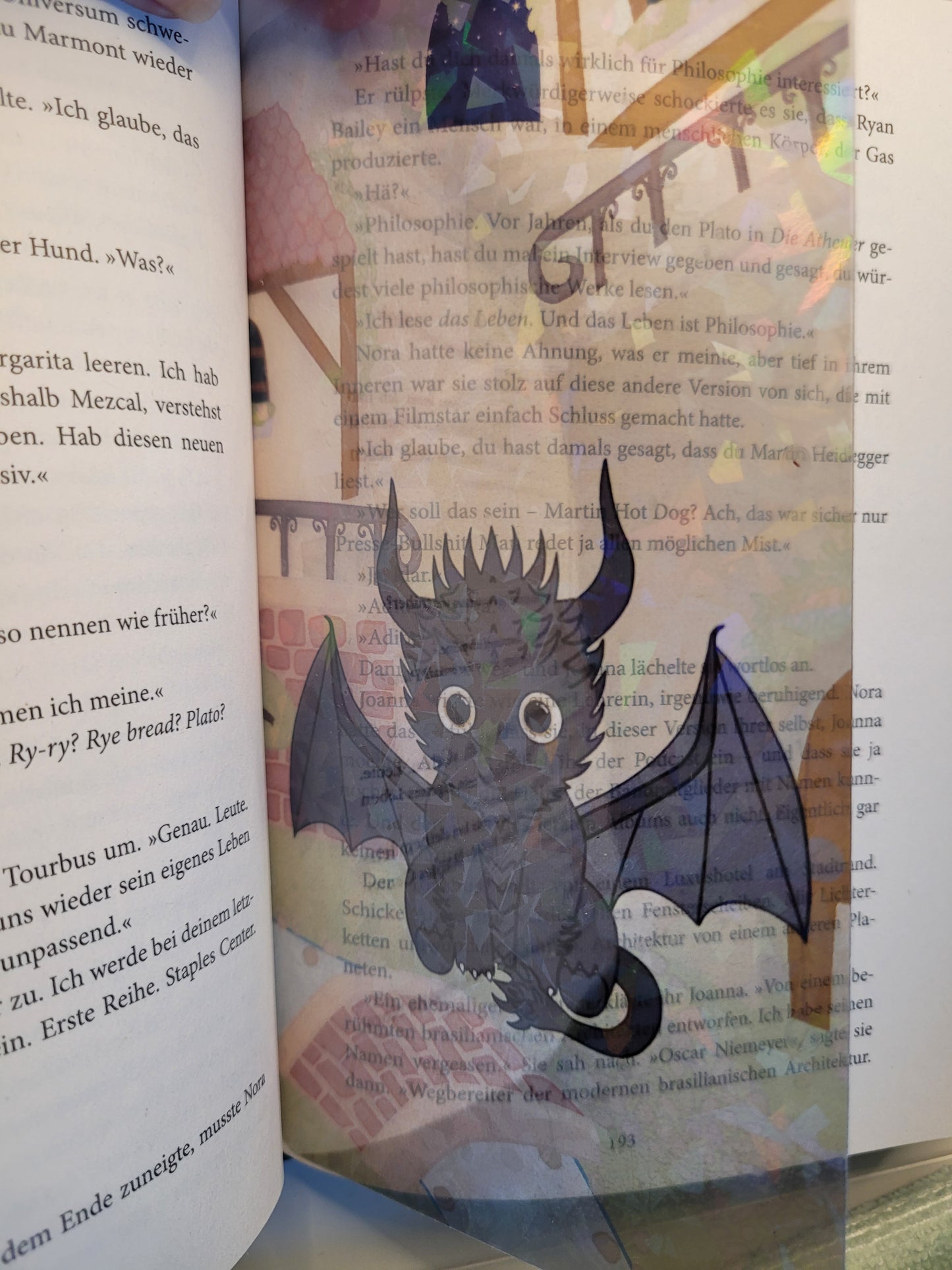 Lesezeichen Taro der Drache, Glasmalerei Stil